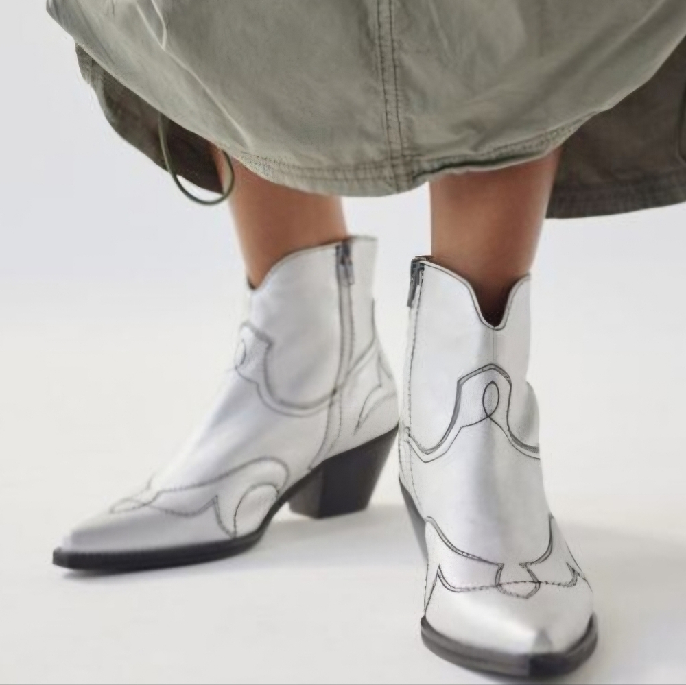 Matisse Faye Western Booties - Silver